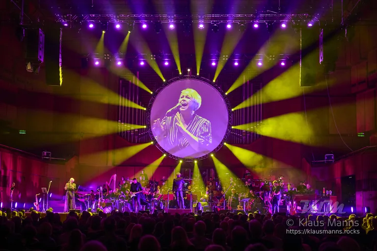 SYMPHONIC ECHOES OF PINK FLOYD - Feat. NEUE PHILHARMONIE FRANKFURT & ECHOES