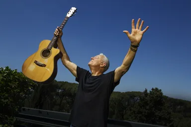 Tommy Emmanuel - Living the Light Tour